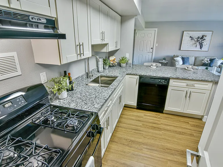 Verona at District Heights — Photo 13