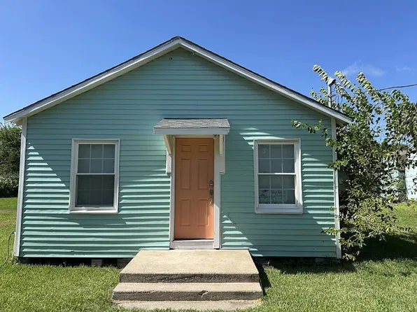 513 S Church St Unit 3, Rockport, TX 78382