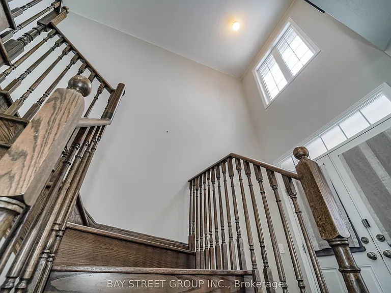 7 Gordon Landon Dr — Photo 6