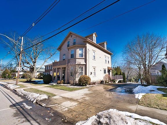 5th image of 261 Blackstone Blvd