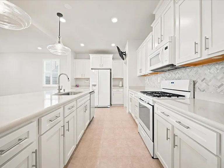 15 Bannock Glen Pl — Photo 5