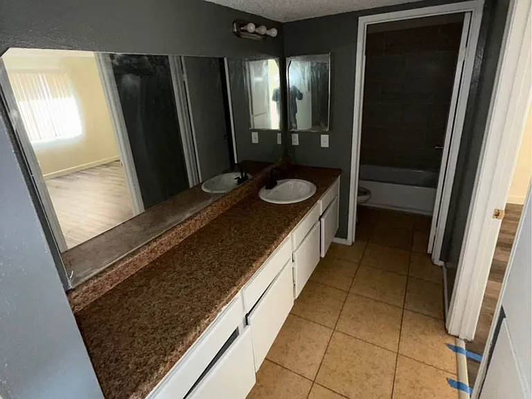 862 E Main St #862 — Photo 5