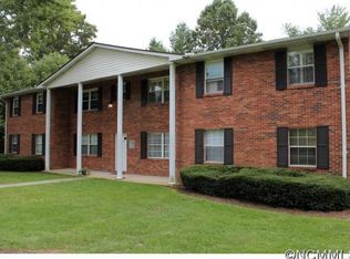 102 Falling Waters Rd, Hendersonville, NC 28792