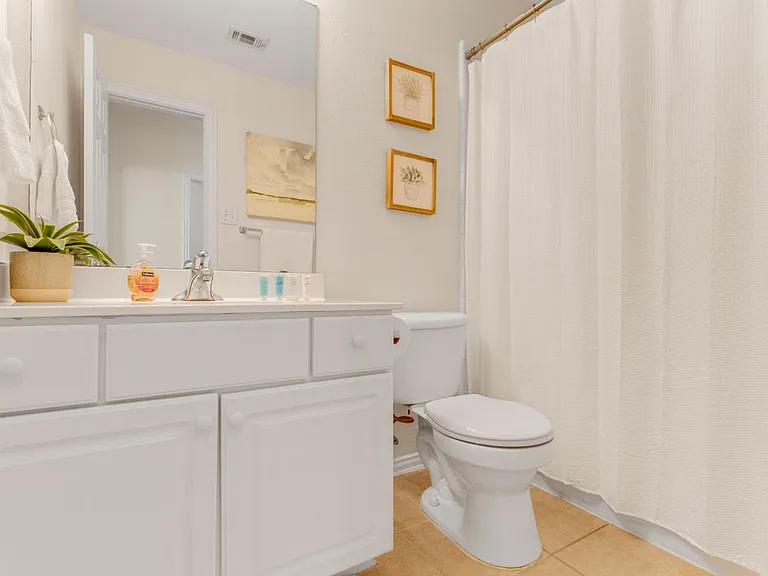 1438 Royal Oaks Dr — Photo 21