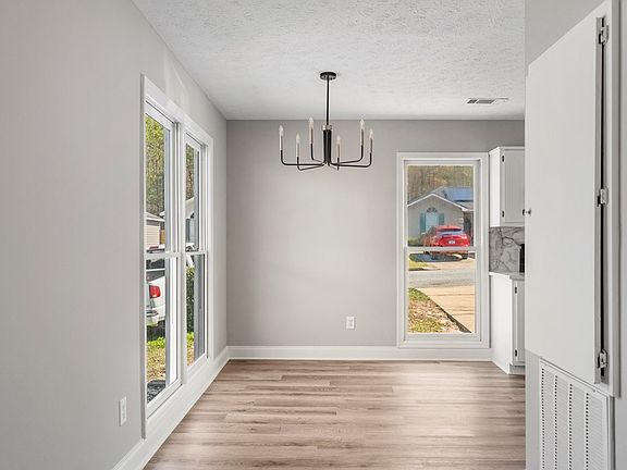 4th image of 2143 Hunter Ct