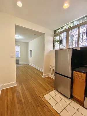 Rented by Waverly Realty Associates | media 25