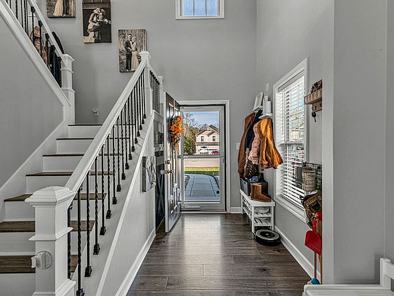 4th image of 123 Katrina St