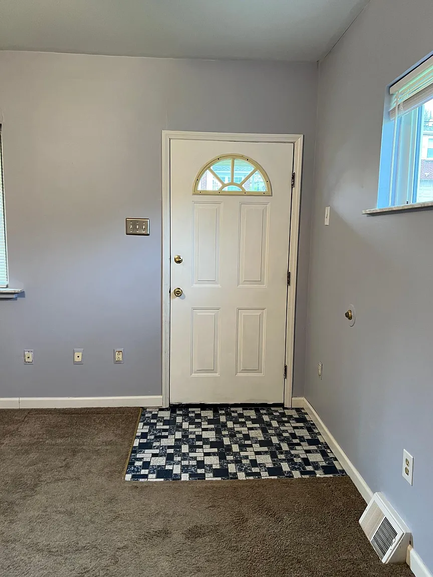 706 Laura Ave photo 1