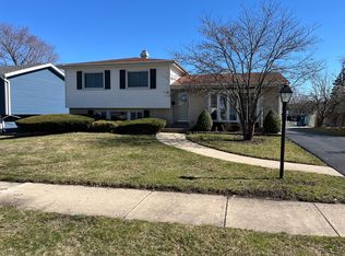 941 S Michigan Ave, Addison, IL 60101