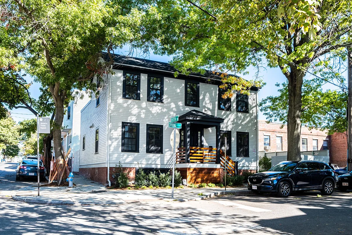 Building Photo - 115 Spring St