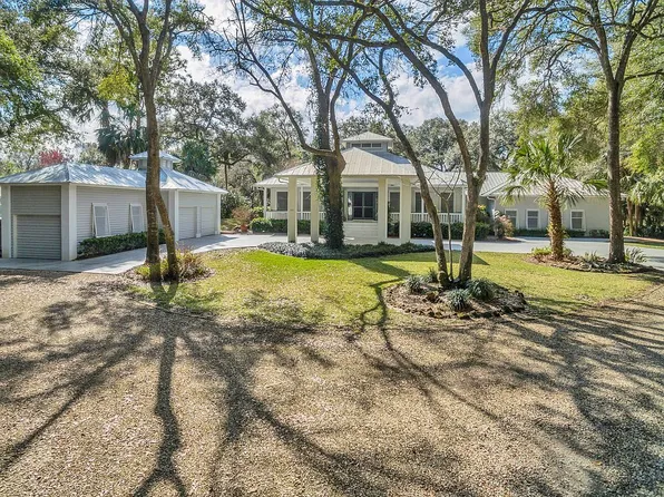20 Captains Cove Rd, Inglis, FL 34449