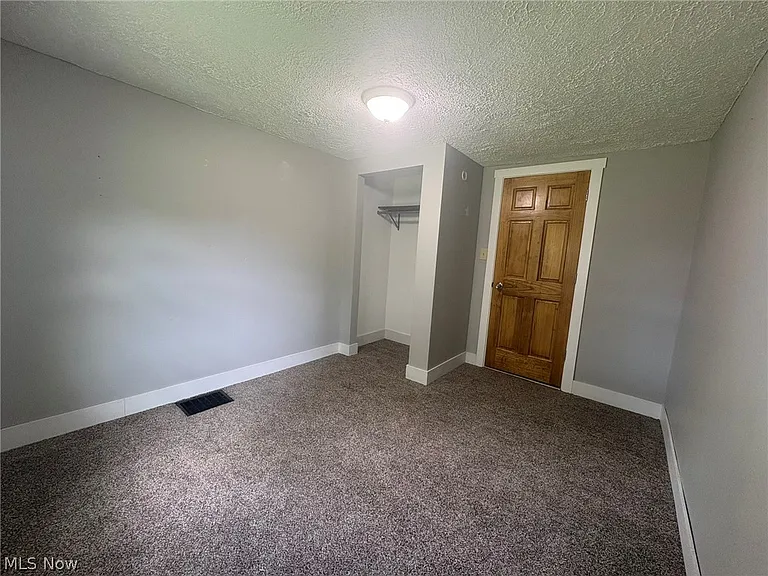 821 Goddard Ave — Photo 4