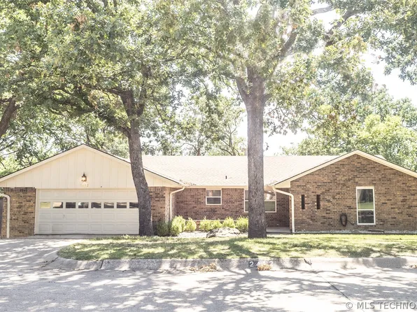 2412 Mountain Dr, Bartlesville, OK 74003
