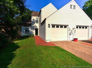 1204 Cedar Pl, Sand Springs, OK 74063