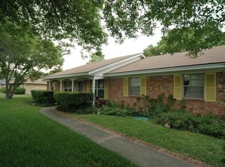 4716 Comal St, Pearland, TX 77581