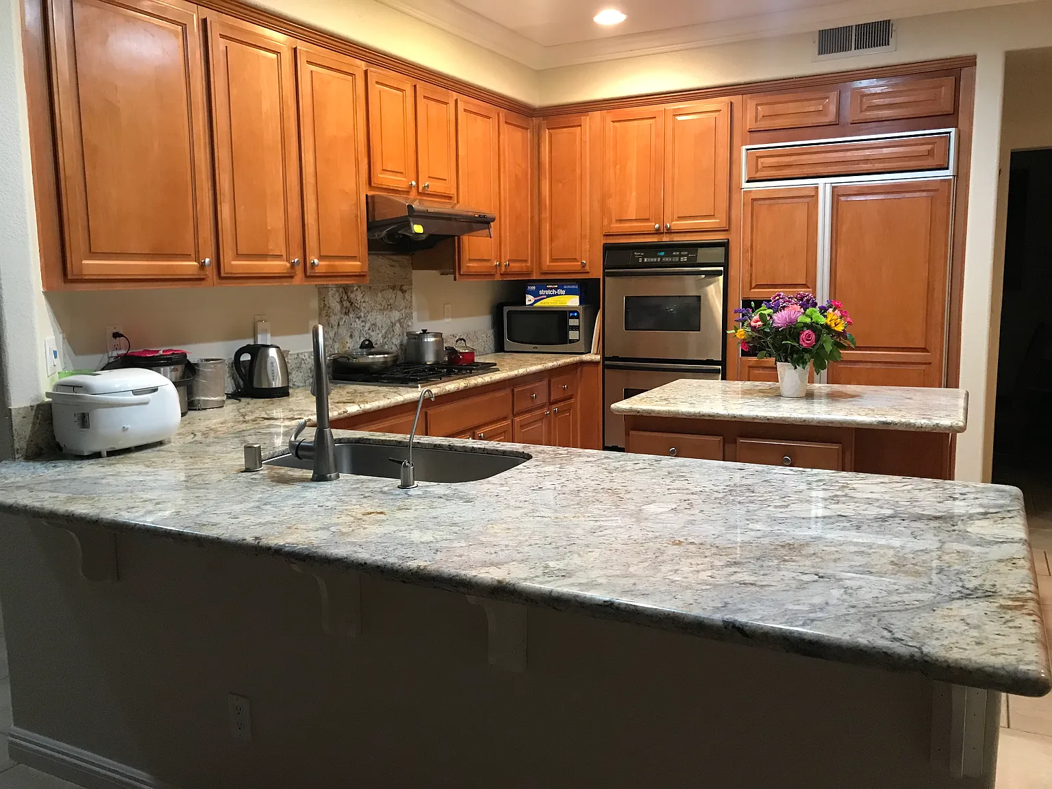 5 bed, 3118 sqft, $6,990 — Photo 2