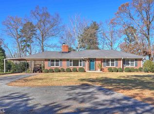 626 Laurel Dr, Hartwell, GA 30643