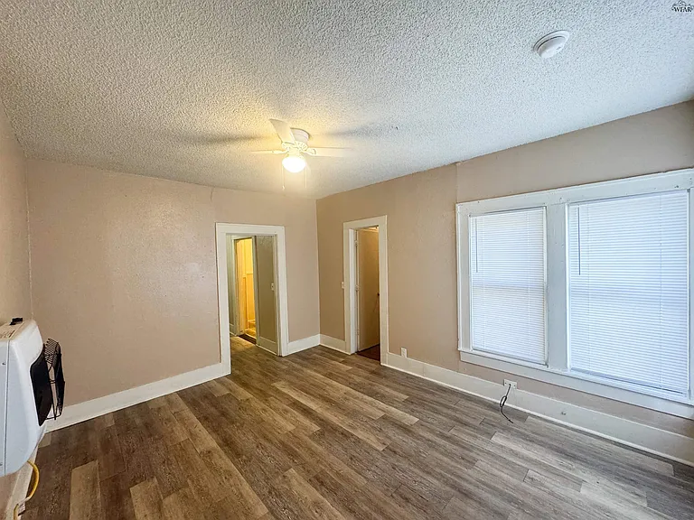 1205 Austin St — Photo 1