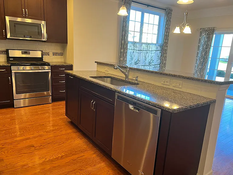 1007 Bradish Ln — Photo 6