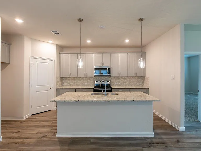 1604 Mineral Point Pl — Photo 9