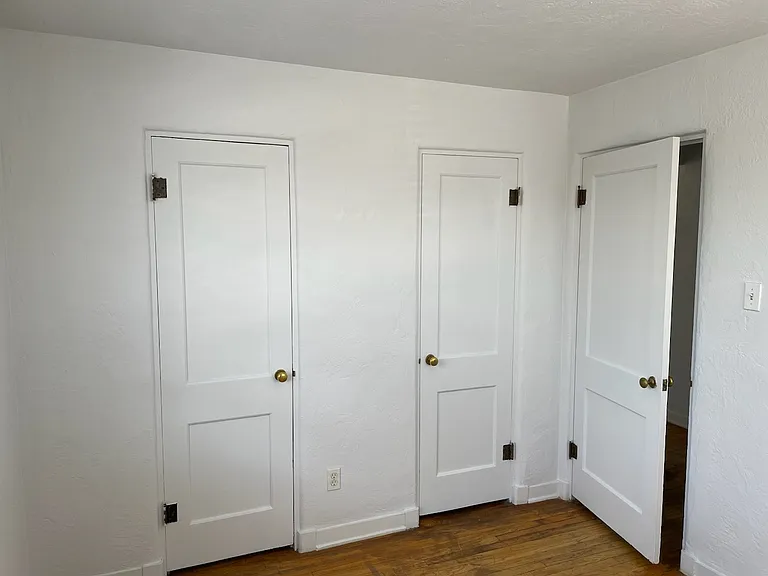 Charming & Totally Updated 1 Bedroom Apartment Downtown — Photo 42