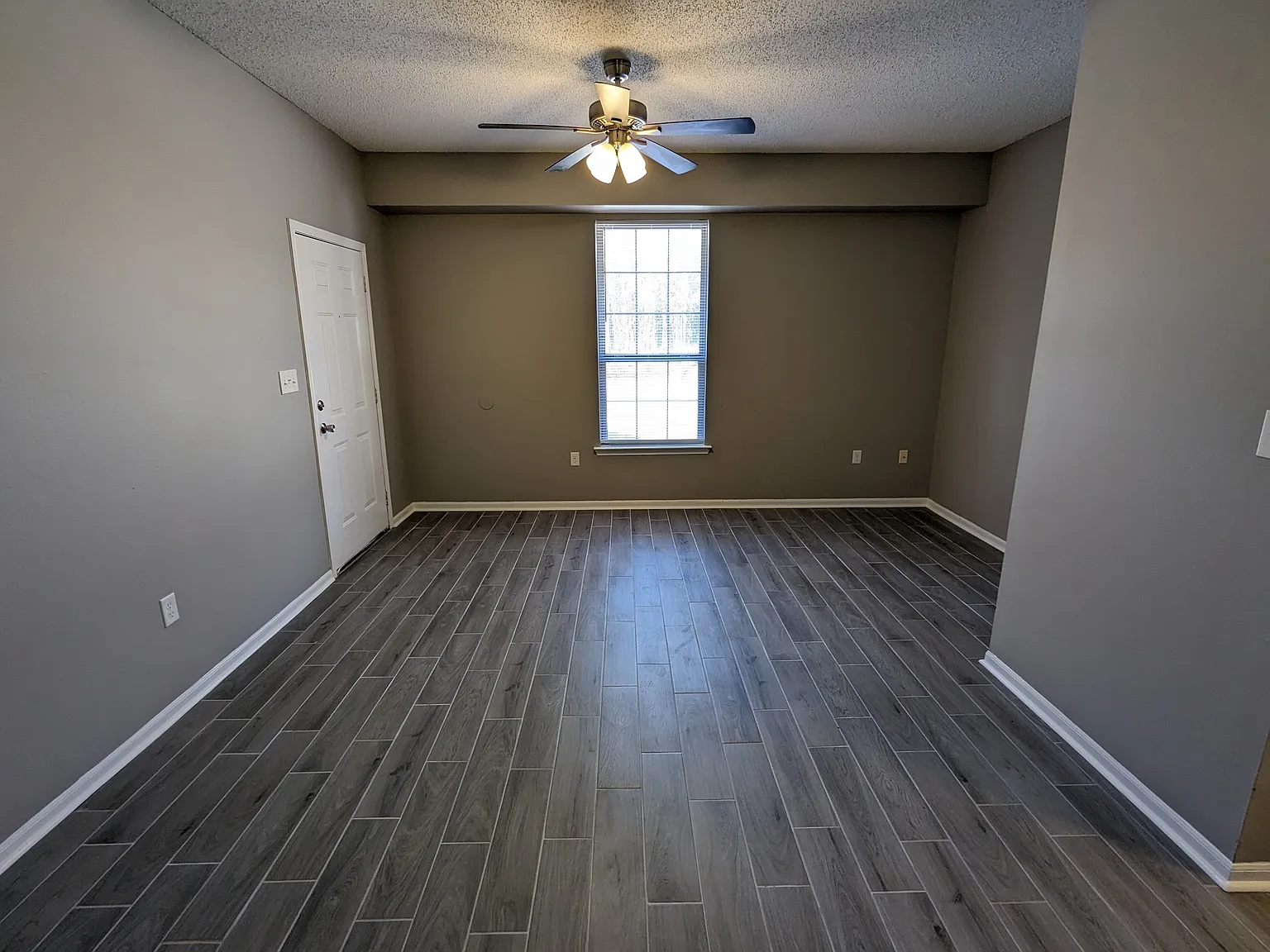 1839 Tyler Street - 10 — Photo 3