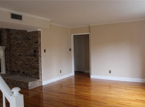3rd image of 41 Chateau Trianon Dr