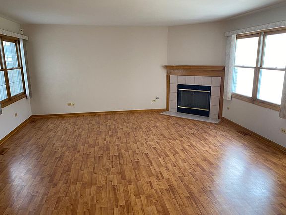 3rd image of 9943 Constitution Ct
