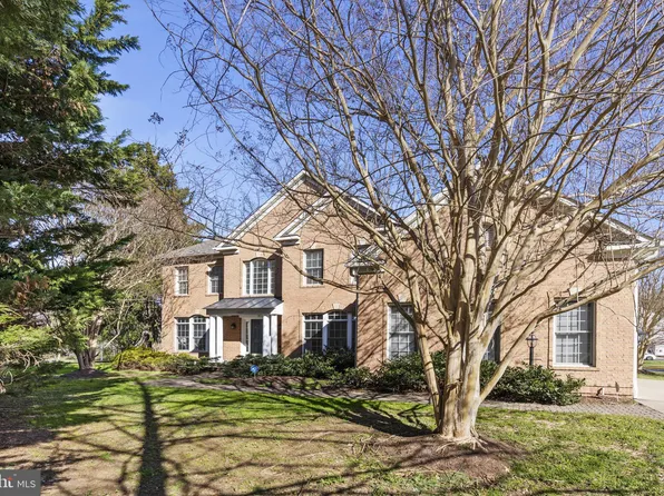 11622 Forest Hill Ct, Fairfax, VA 22030