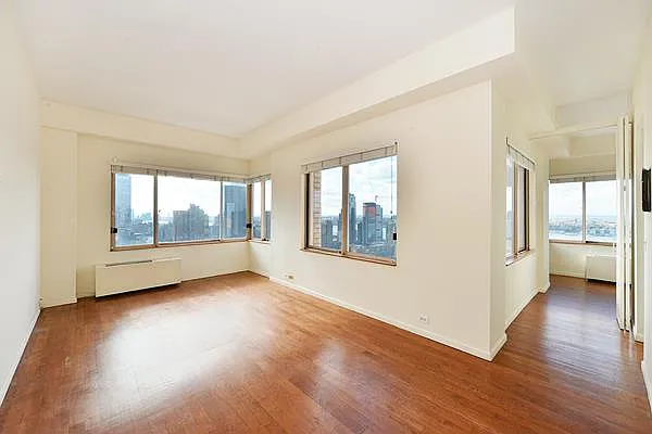 Sold by Kian Realty | media 31