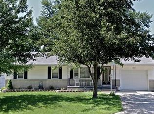 1224 Old Manor Rd, Liberty, MO 64068