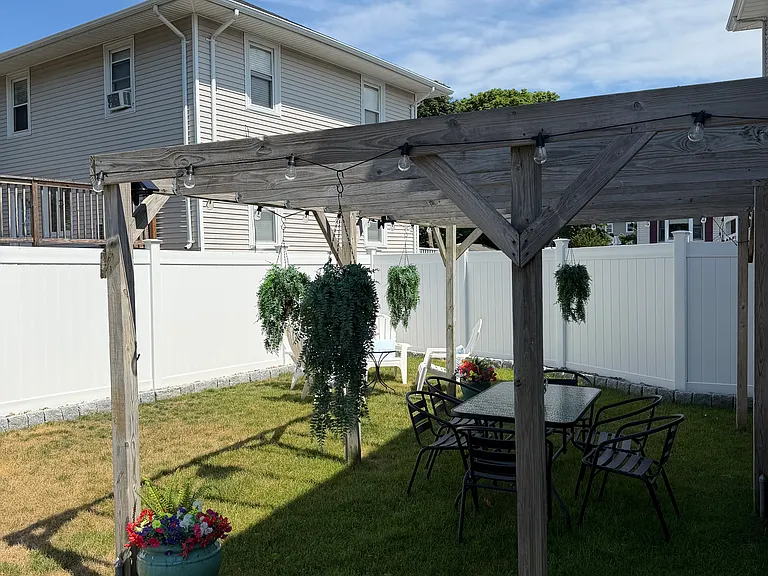 82 Newport Rd — Photo 6