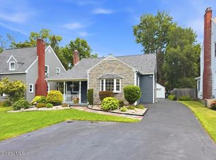 2313 Barcelona Rd, Niskayuna, NY 12309