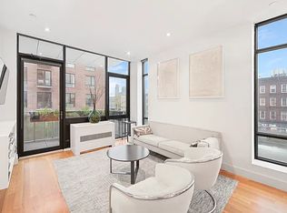 214 Green St #3B, Brooklyn, NY 11222