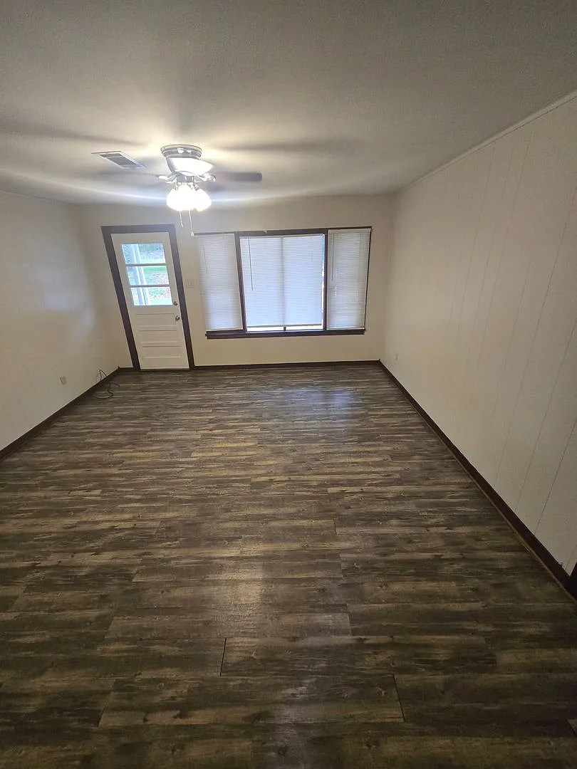Building Photo - 803 Erion St