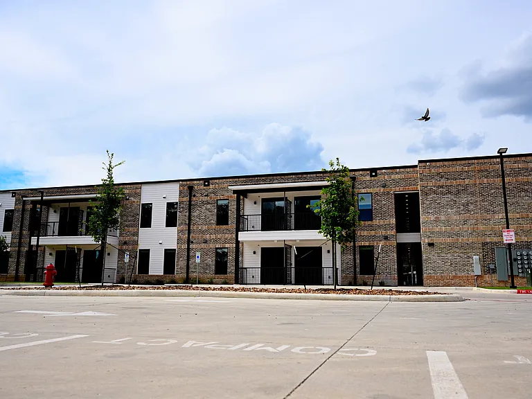 Memorial Apartments — Photo 14