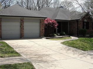 110 Beaujolais Dr, Florissant, MO 63031