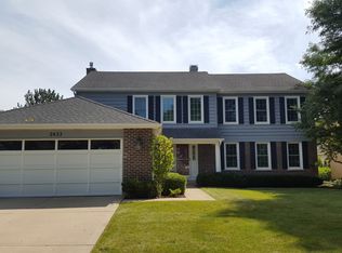 2633 N Wilshire Ln, Arlington Heights, IL 60004