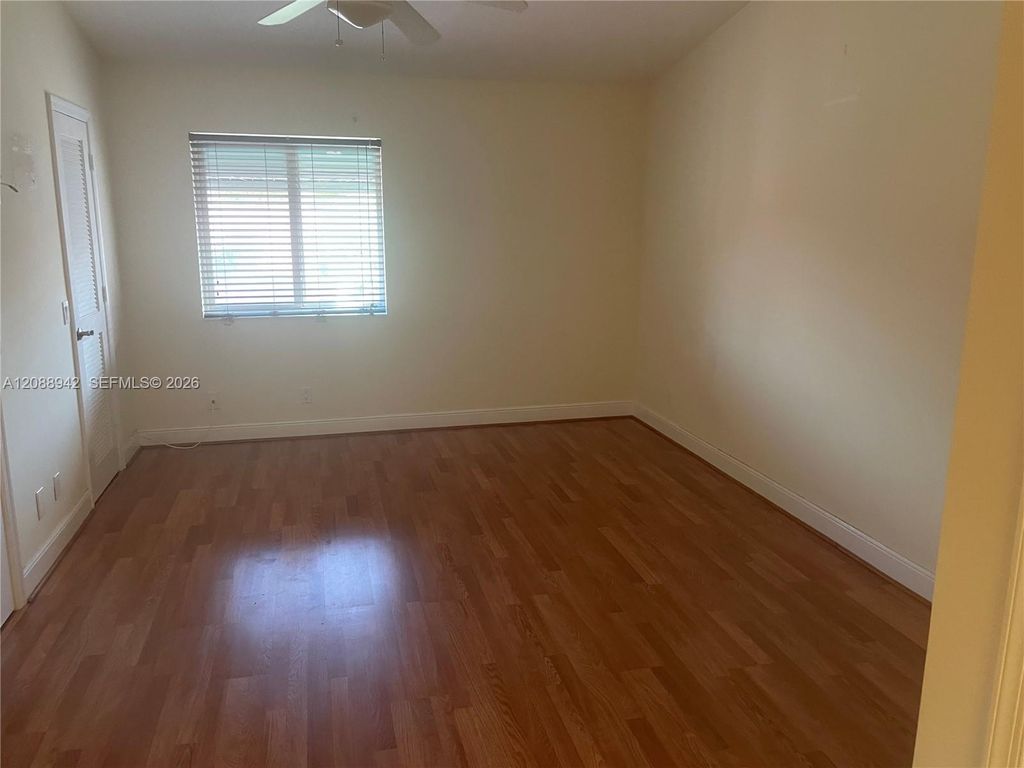 2447 NE 14th St APT 510, photo 8