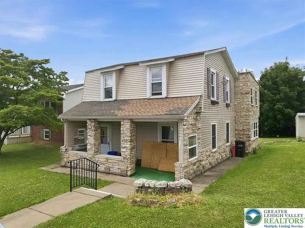 3 bed, 2.5 bath, 1576 sqft, $2,800 — Photo 3