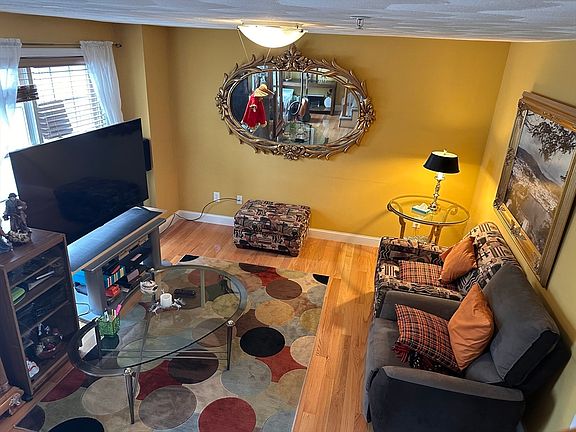 5th image of 255 School St #B