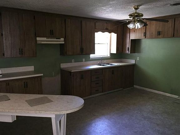 2nd image of 704 Hanna Dr