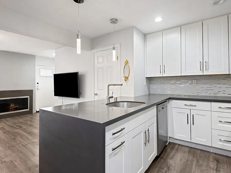 13115 Le Parc Blvd #31 — Photo 4