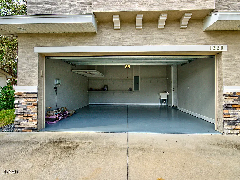 1320 N Beach St — Photo 8