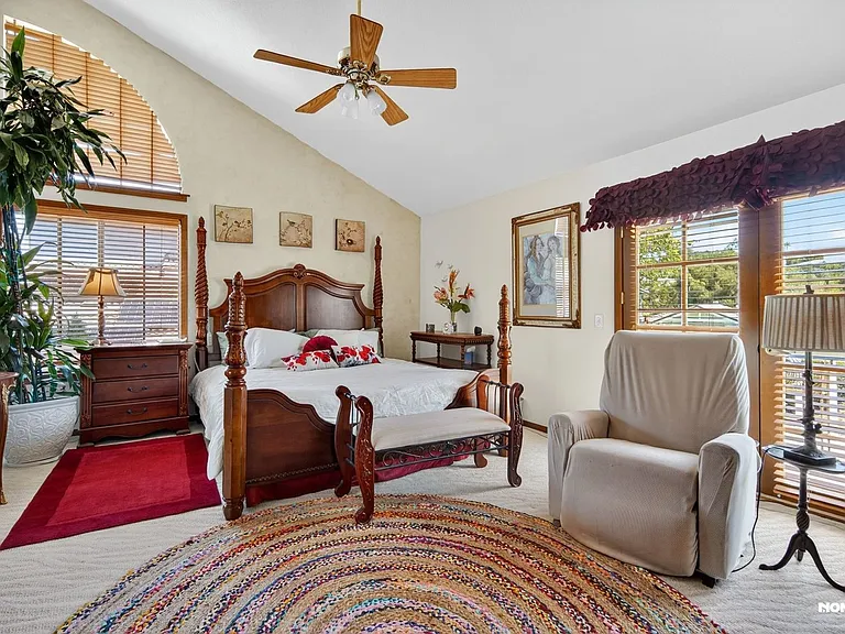 10317 Oak Ranch Ln — Photo 24