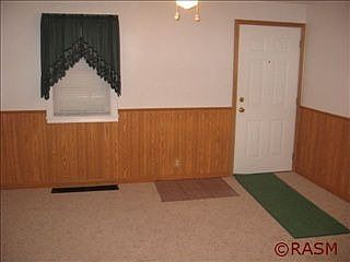 3rd image of 612 Le Hillier St