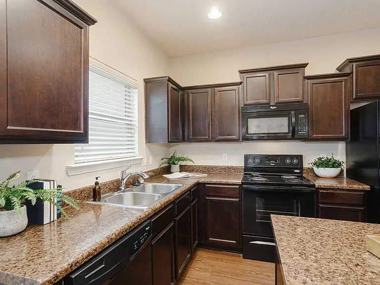 Rivendell Woods Townhomes — Photo 9