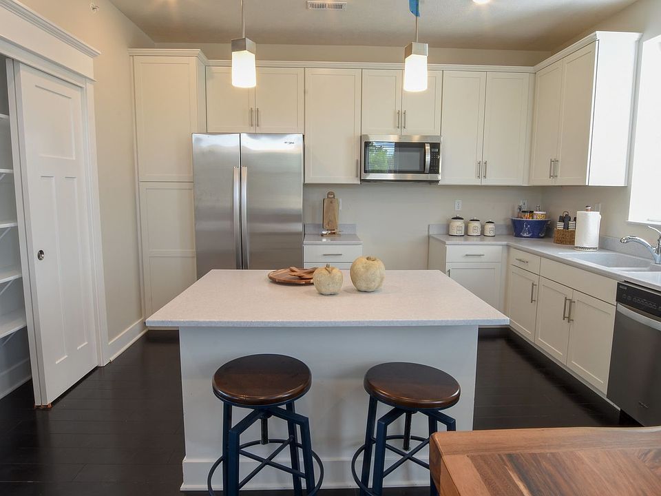 1st image of 13143 Superior Dr #101