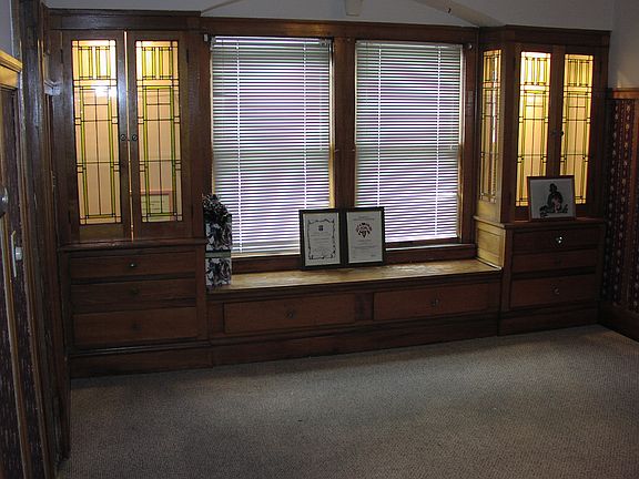 3rd image of 10816 Plymouth Ave