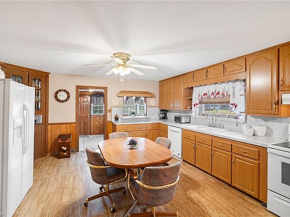 4th image of 1246 Hickory Tree Rd